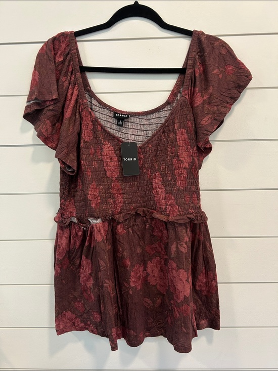 Tops - TORRID Floral Smocked Scoop Neck Blouse in Burgundy